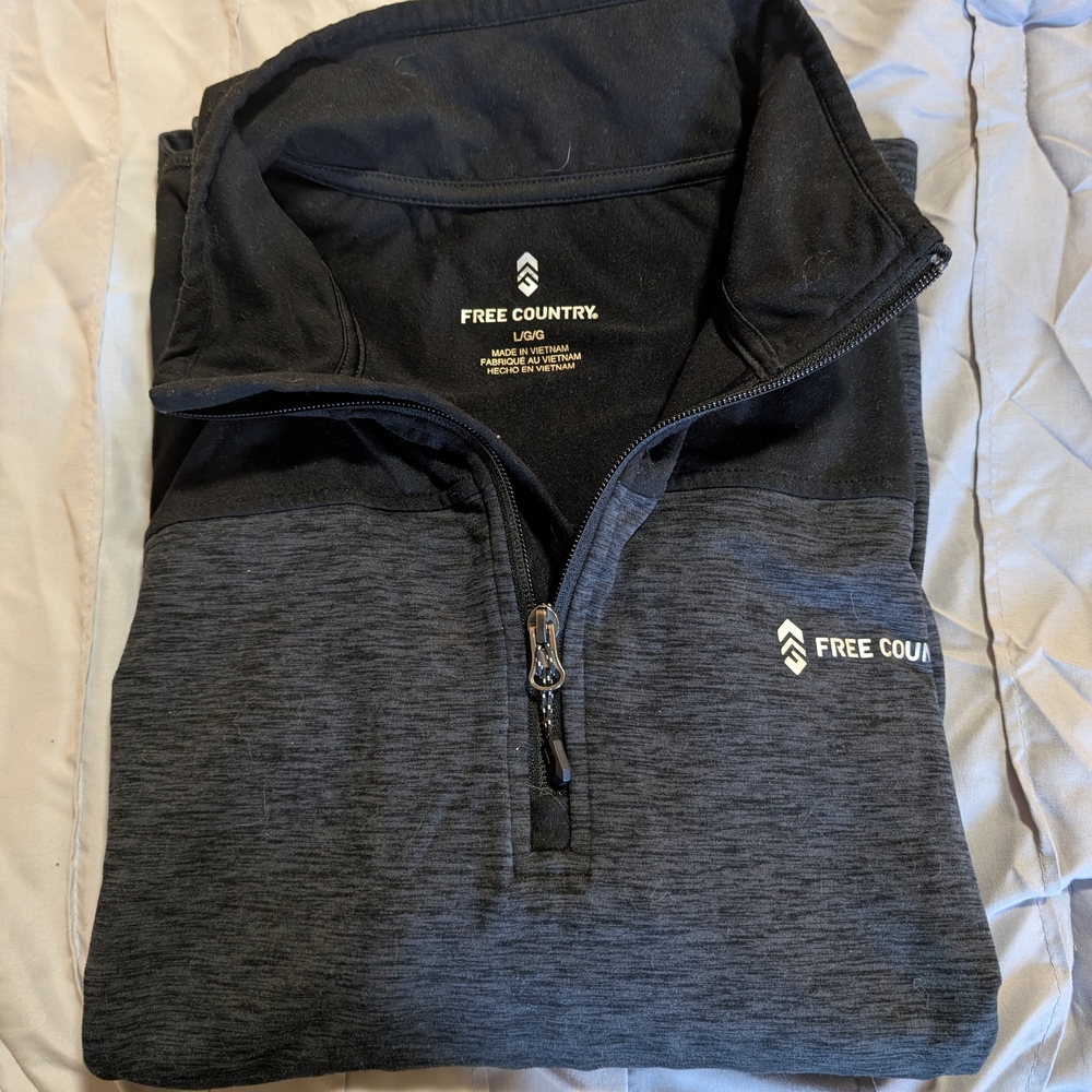 Free Country Men's Black and Gray Sweater